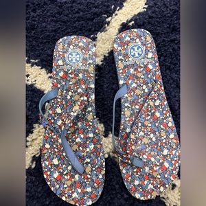 tory burch flip flops